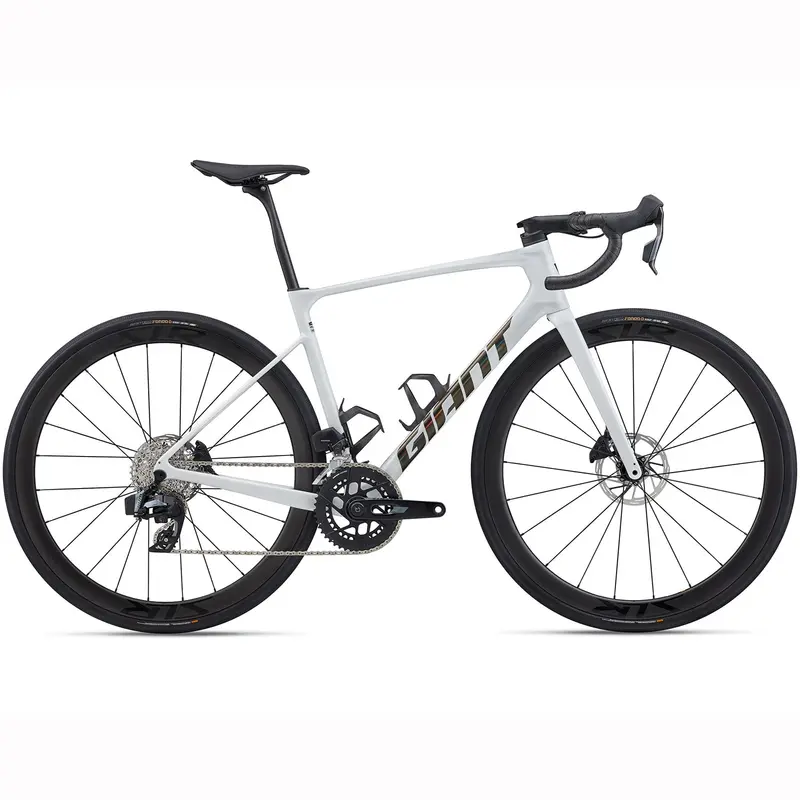 2026 Giant Defy Advanced Pro 1 Carbon Road Bike 1