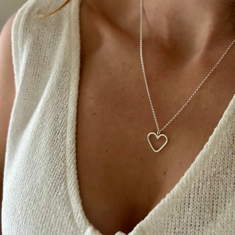 Coeur French-Inspired Heart Necklace 1