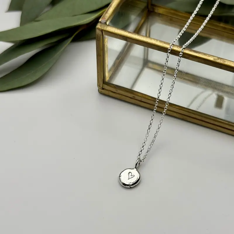 Coeur Orb Heart-Shaped Pendant Necklace 1