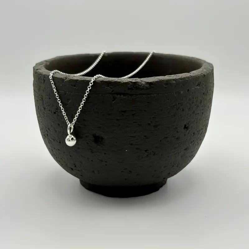 Dainty Orb Delicate Pendant Necklace 1