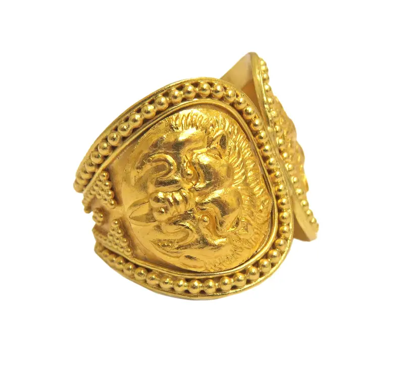 Lalaounis Lion-Embellished Gold Ring 1