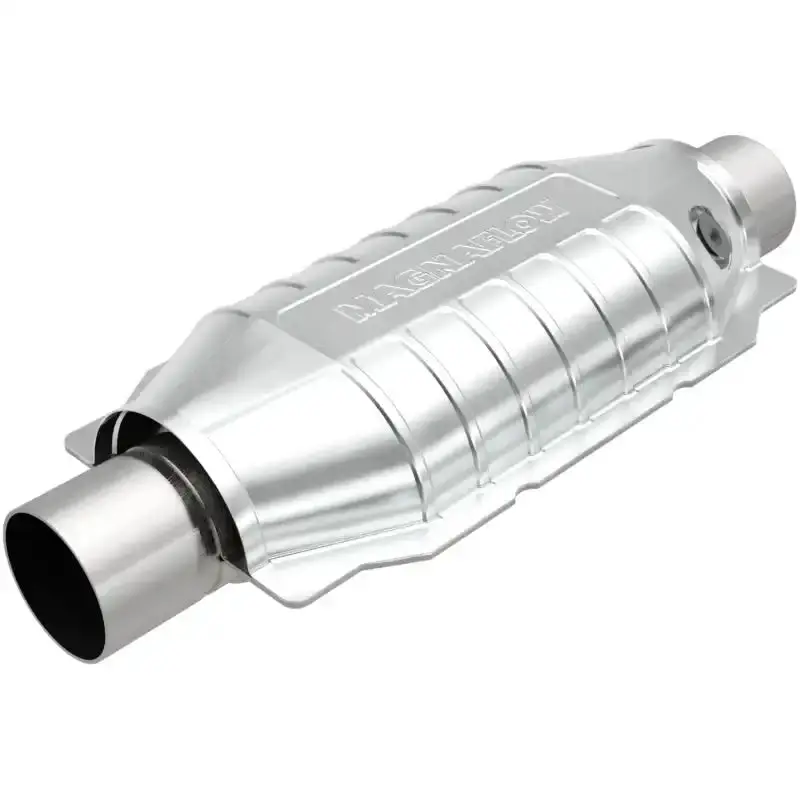 Magnaflow Universal Catalytic Converter – 3-Inch In/Out Center-Center Oval Design With O2 Sensor Port 1