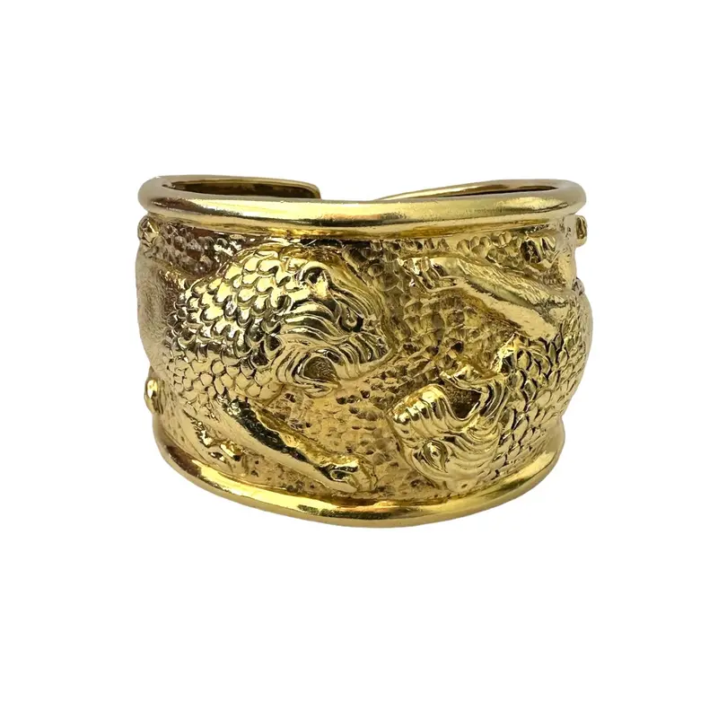 Maz 18K Gold Cuff Bracelet Featuring A Sculpted Fighting Lion Motif 1