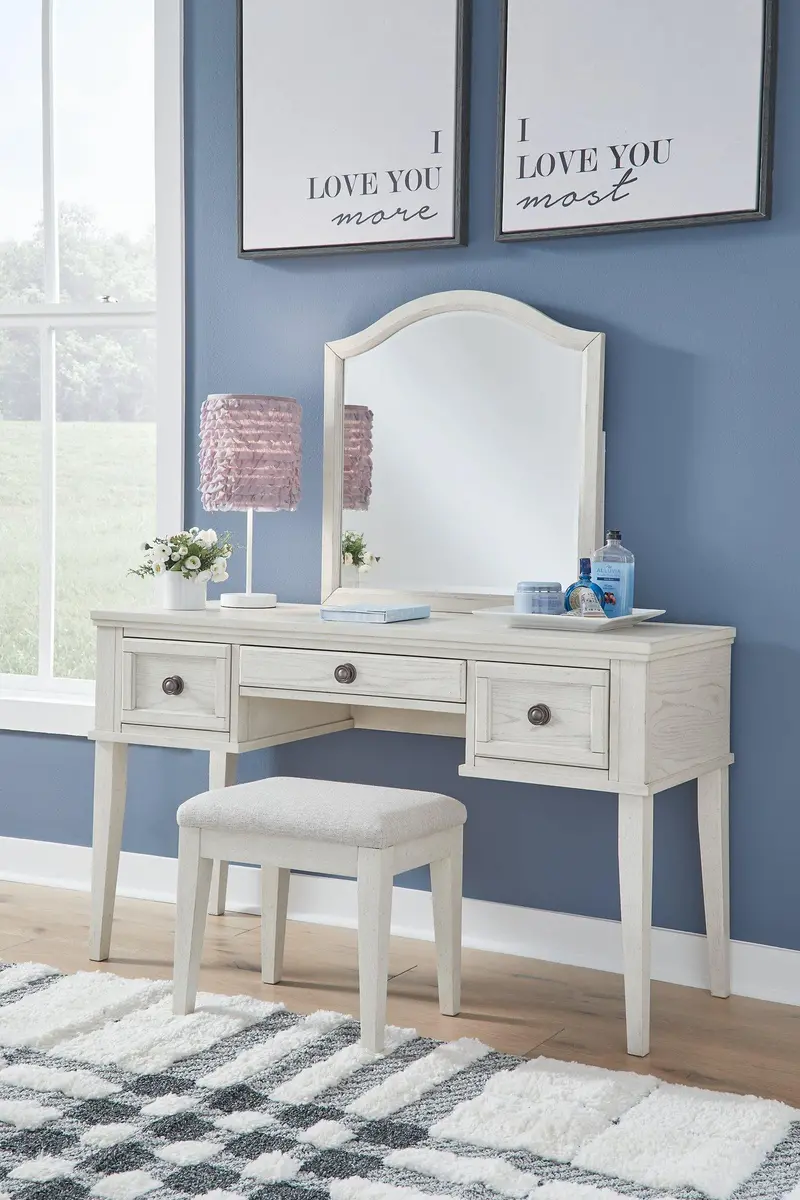 Robbinsdale Mirrored Vanity Set With Padded Bench 1