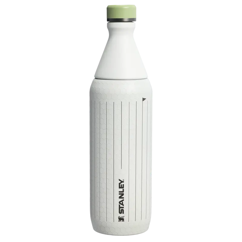 Stanley 1913 X Nelly Korda All Day Slim Bottle – Sleek Insulated Hydration 1